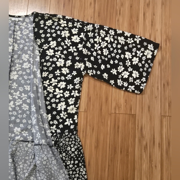 NWOT Maurices Floral Black and White Jacket - Picture 5 of 9